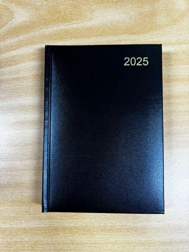 Diary 2027 A5 Daily